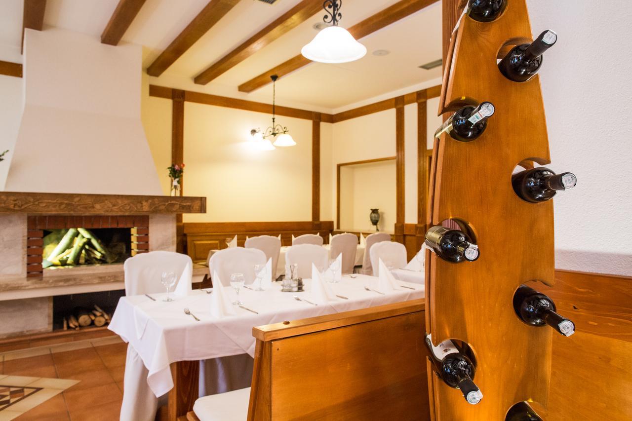 Hotel Knez Купрес Экстерьер фото